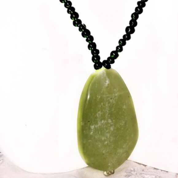 GREEN JADE GLASS BEAD STERLING SILVER NECKLACE - Picture 1 of 4